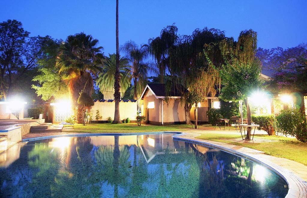 Kadoma Hotel&Conference Centre Exterior foto