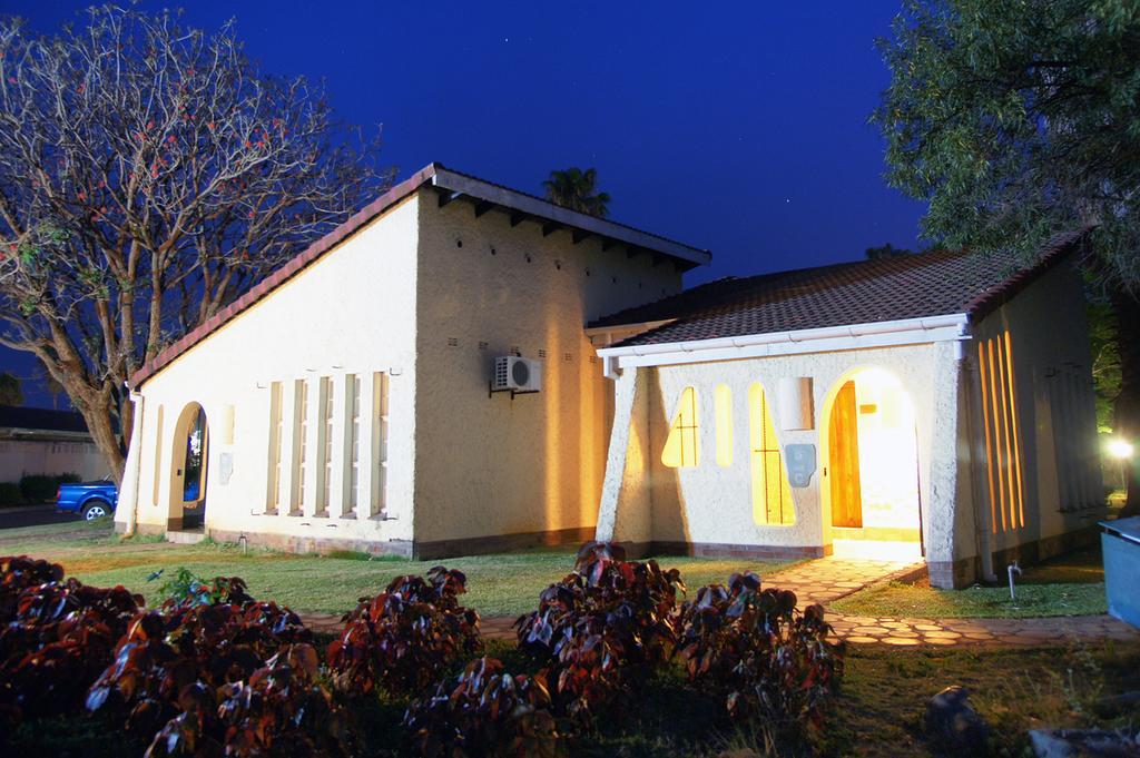 Kadoma Hotel&Conference Centre Exterior foto